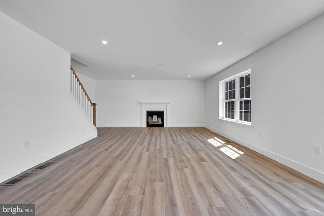 330 W FRITZ AVE, Quarryville, PA 17566