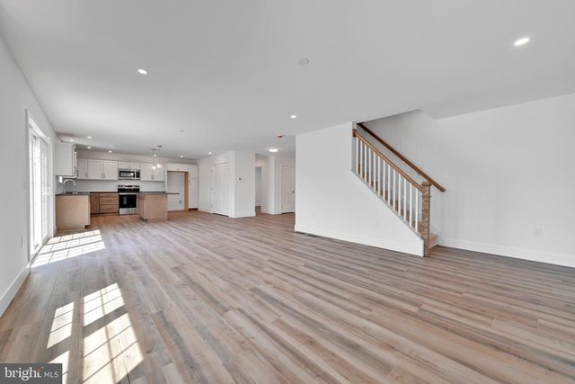 330 W FRITZ AVE, Quarryville, PA 17566