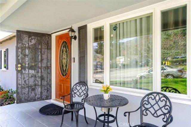 3302 Paraiso Way, La Crescenta, CA 91214