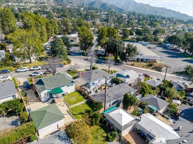 3302 Paraiso Way, La Crescenta, CA 91214