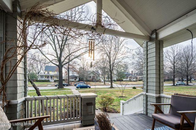 15 Eastover Ct, Louisville, KY 40206