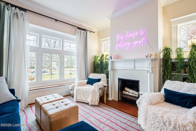 15 Eastover Ct, Louisville, KY 40206