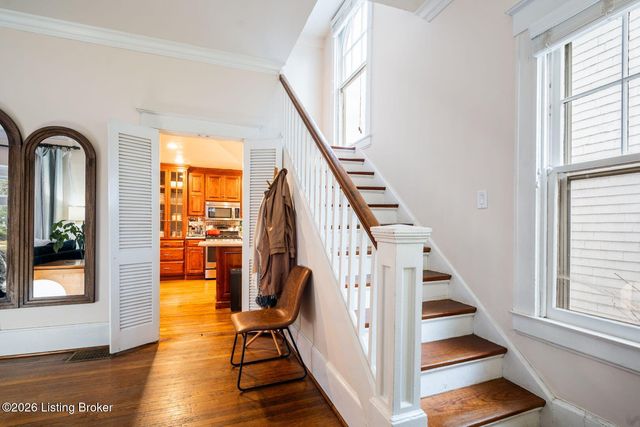 15 Eastover Ct, Louisville, KY 40206