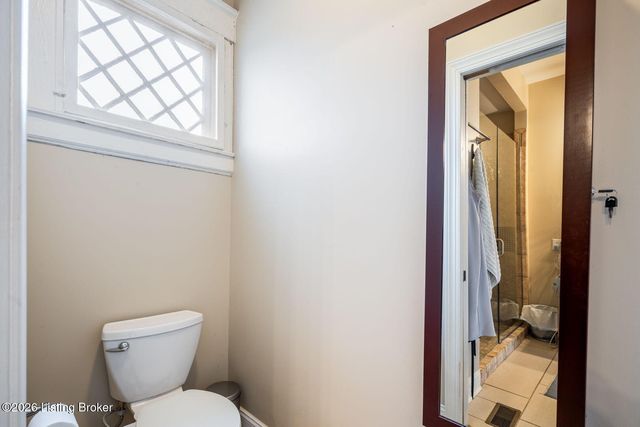 15 Eastover Ct, Louisville, KY 40206