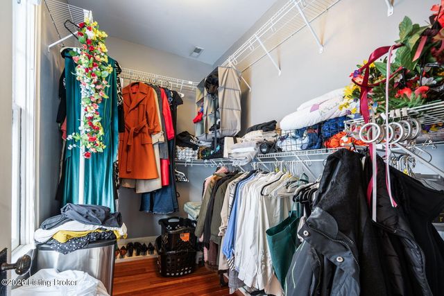 15 Eastover Ct, Louisville, KY 40206