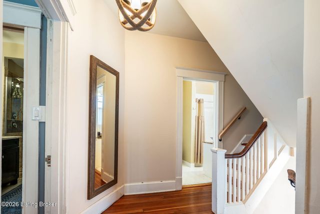 15 Eastover Ct, Louisville, KY 40206