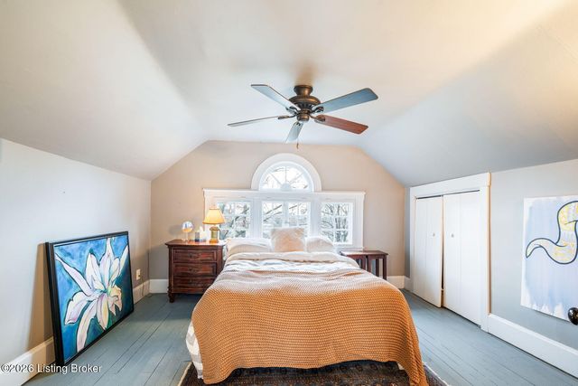 15 Eastover Ct, Louisville, KY 40206