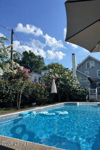 15 Eastover Ct, Louisville, KY 40206