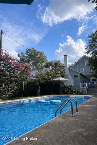 15 Eastover Ct, Louisville, KY 40206