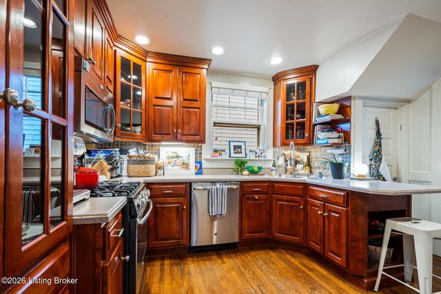 15 Eastover Ct, Louisville, KY 40206