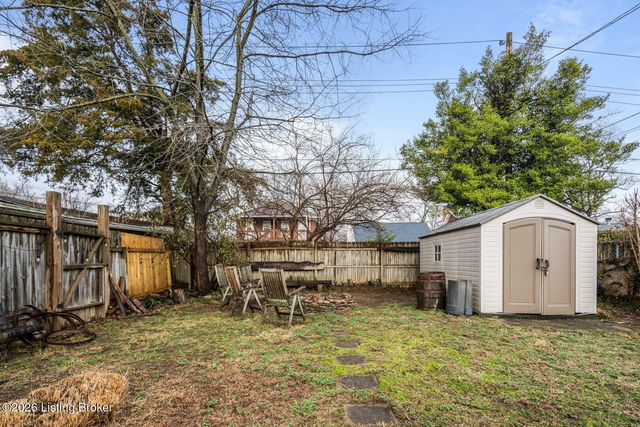 15 Eastover Ct, Louisville, KY 40206