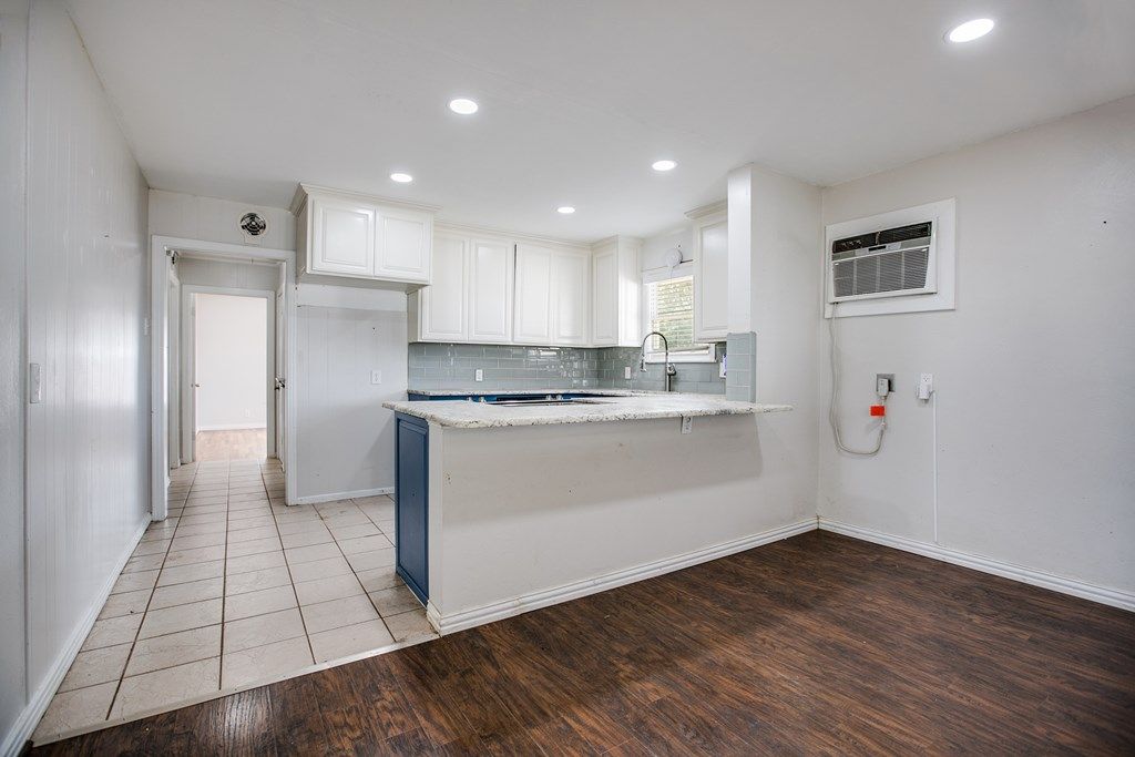 Image 10 of property listing at 1203 N 5th St, Ballinger, TX 76821