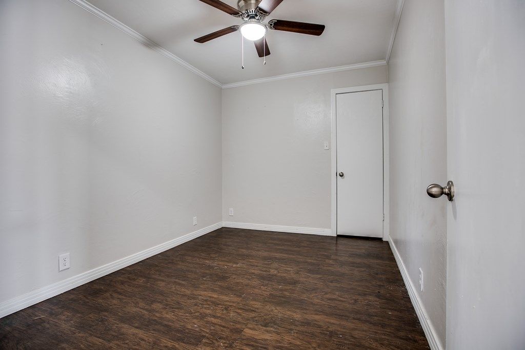 Image 13 of property listing at 1203 N 5th St, Ballinger, TX 76821