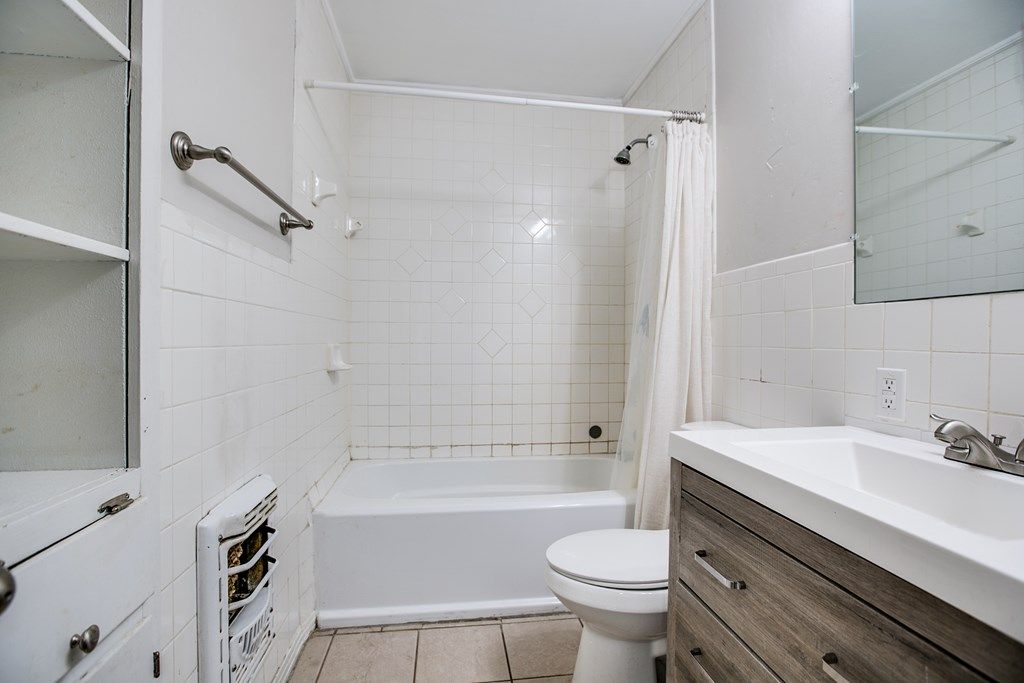 Image 16 of property listing at 1203 N 5th St, Ballinger, TX 76821