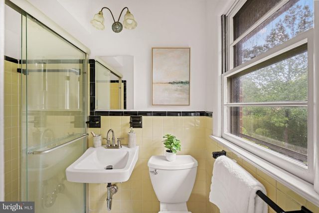 6450 QUEEN ANNE TER, Falls Church, VA 22044
