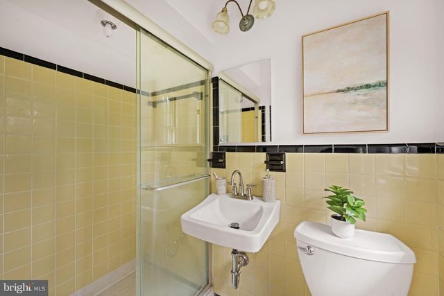 6450 QUEEN ANNE TER, Falls Church, VA 22044