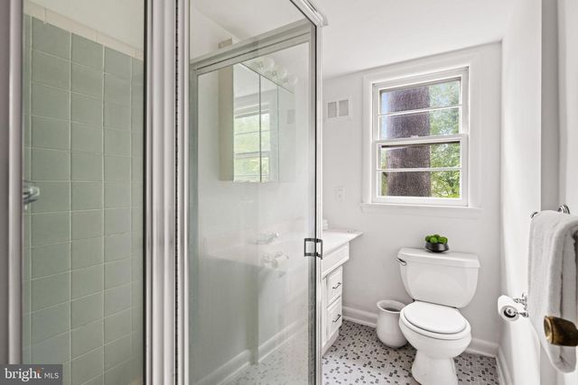 6450 QUEEN ANNE TER, Falls Church, VA 22044