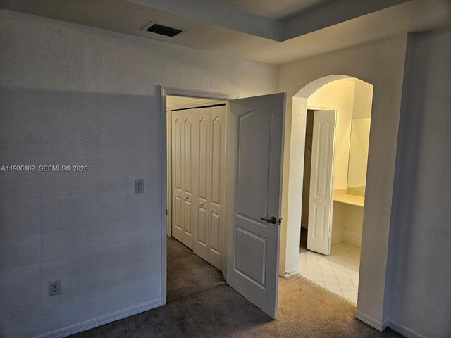 8846 W Flagler St 2, Miami, FL 33174