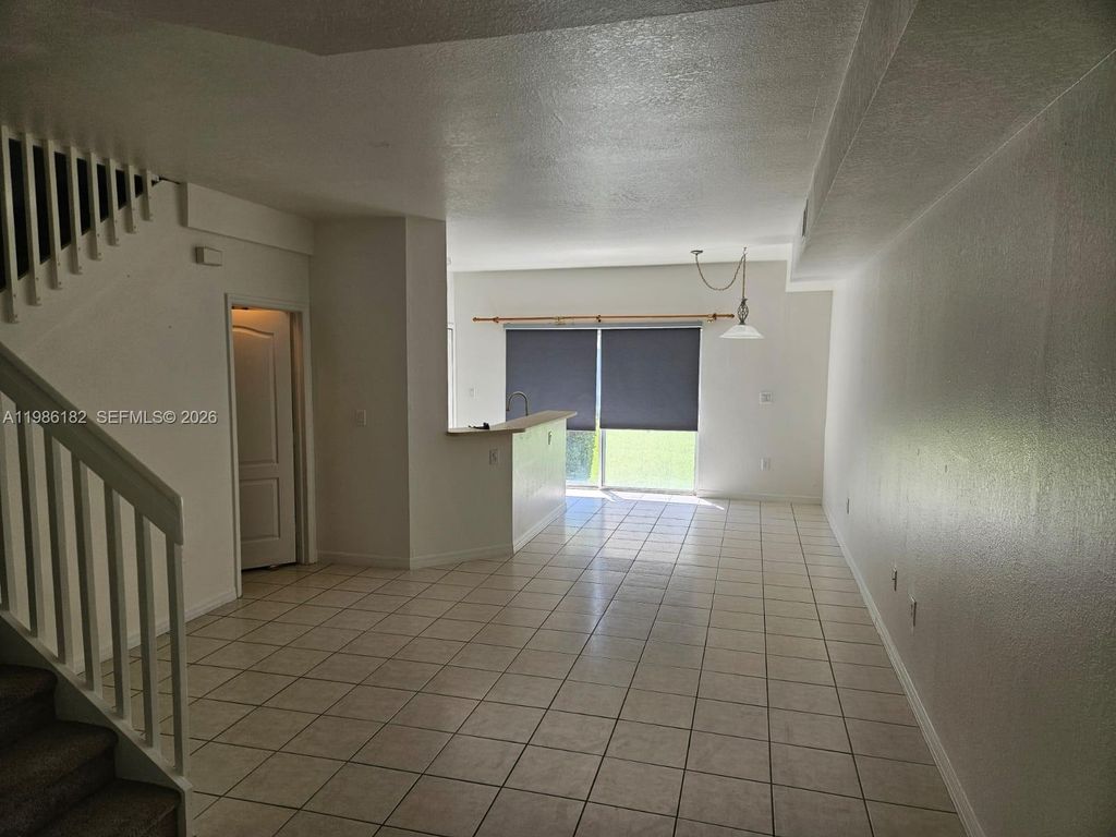 8846 W Flagler St 2, Miami, FL 33174