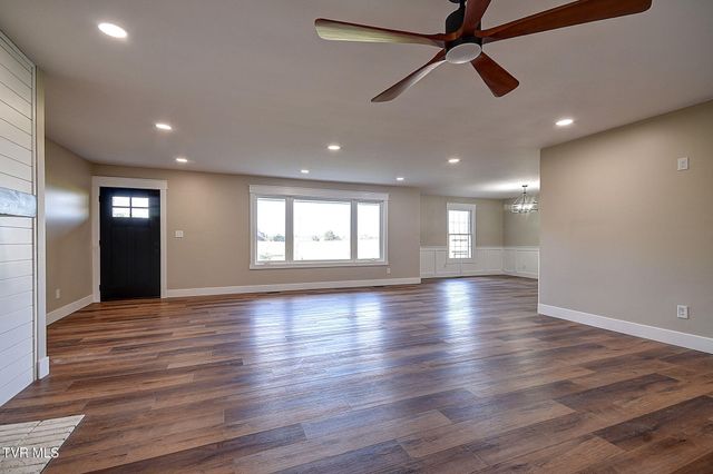 568 Painter Road, Fall Branch, TN 37656