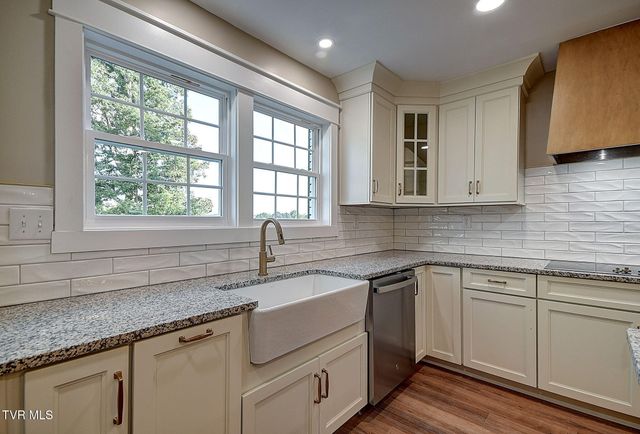 568 Painter Road, Fall Branch, TN 37656