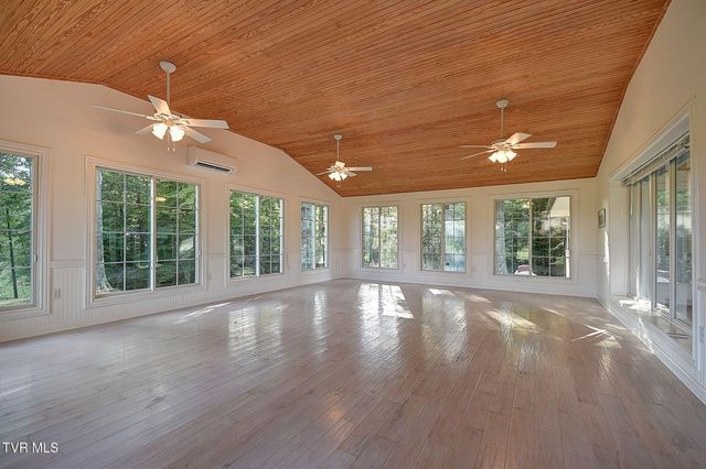568 Painter Road, Fall Branch, TN 37656