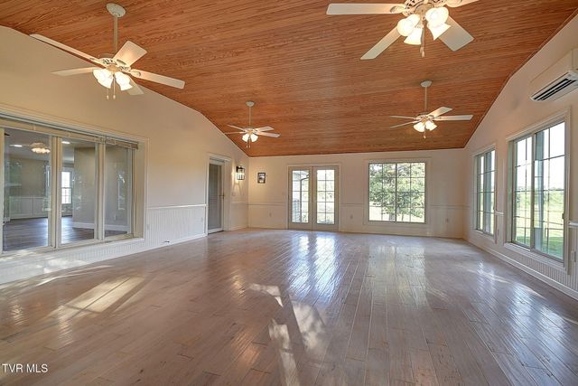 568 Painter Road, Fall Branch, TN 37656