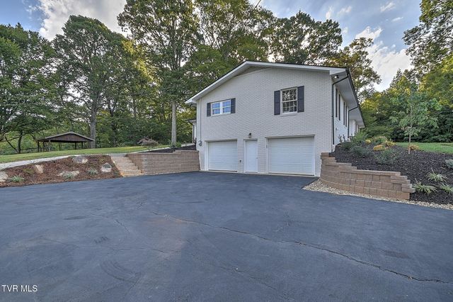 568 Painter Road, Fall Branch, TN 37656