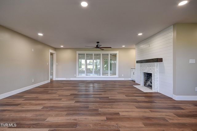 568 Painter Road, Fall Branch, TN 37656