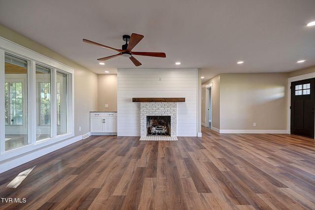 568 Painter Road, Fall Branch, TN 37656