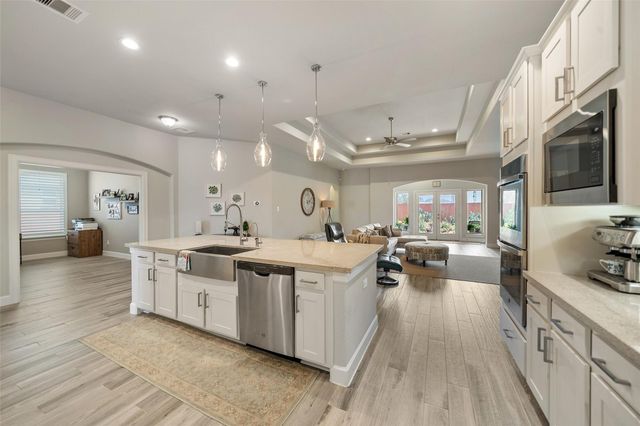 8020 Serenity Drive, Pearland, TX 77584