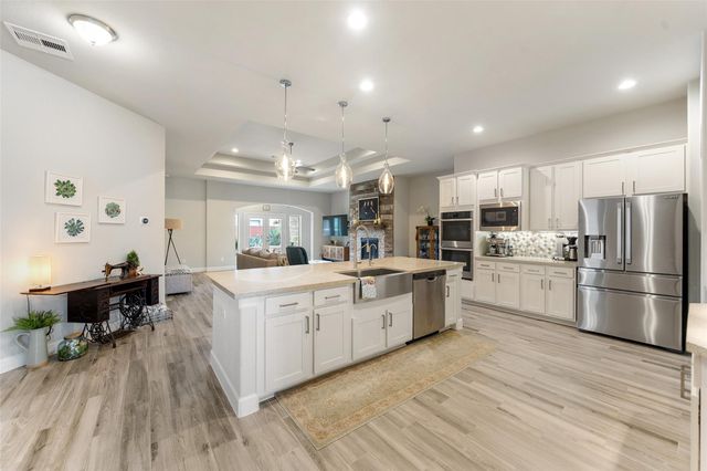 8020 Serenity Drive, Pearland, TX 77584