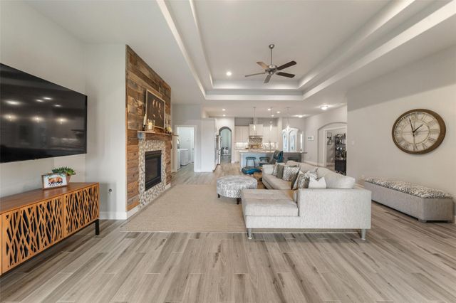 8020 Serenity Drive, Pearland, TX 77584