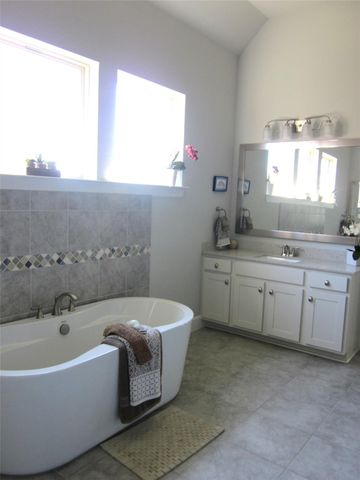 8020 Serenity Drive, Pearland, TX 77584