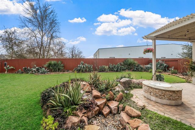 8020 Serenity Drive, Pearland, TX 77584