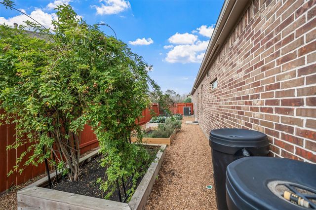 8020 Serenity Drive, Pearland, TX 77584