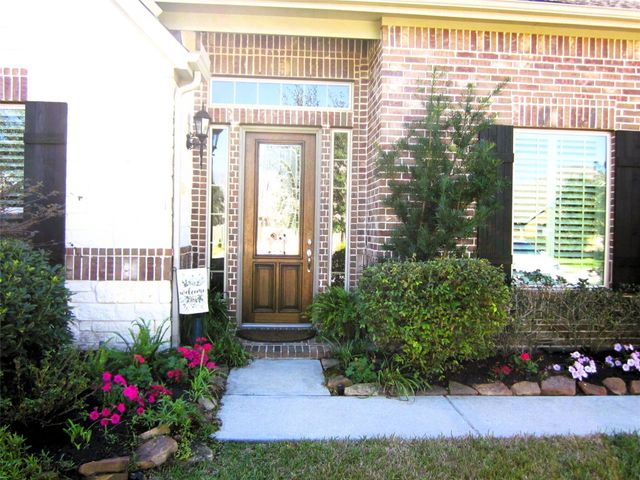 8020 Serenity Drive, Pearland, TX 77584