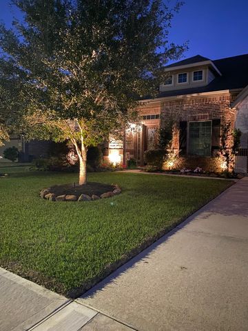 8020 Serenity Drive, Pearland, TX 77584