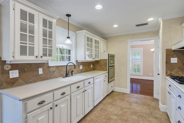 902 Dunbarton Drive, Richardson, TX 75081