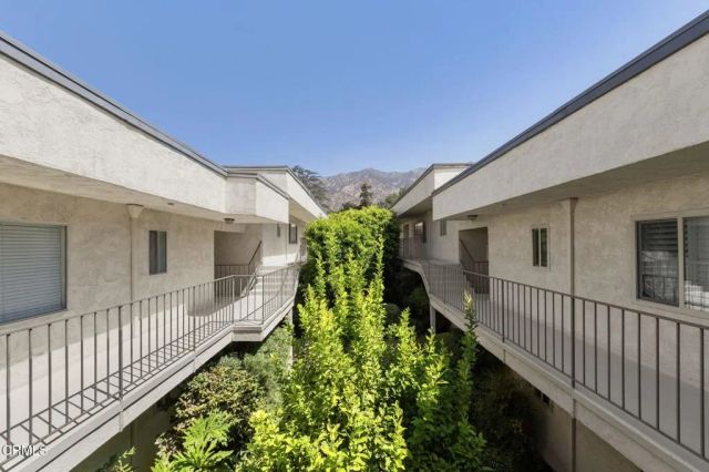 555 W Sierra Madre Boulevard I, Sierra Madre, CA 91024