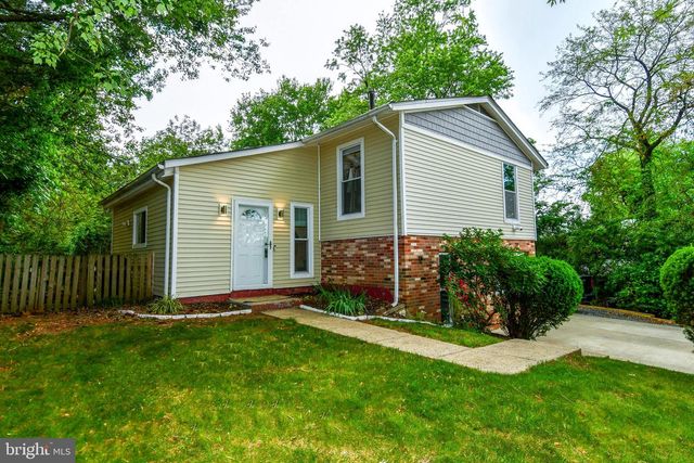 13703 LYNNCROFT DR, Chantilly, VA 20151