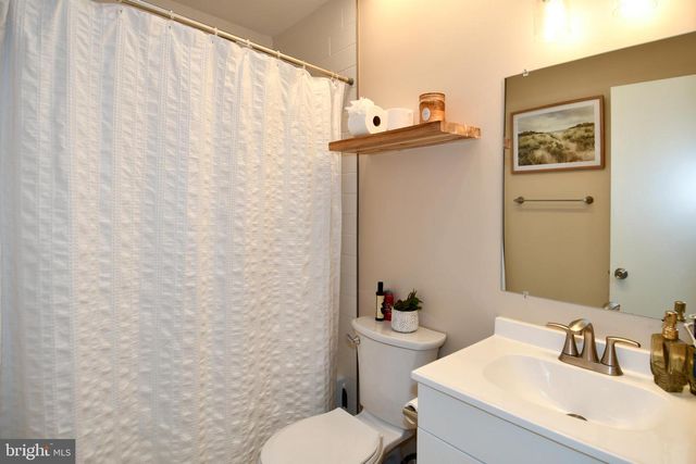 13703 LYNNCROFT DR, Chantilly, VA 20151