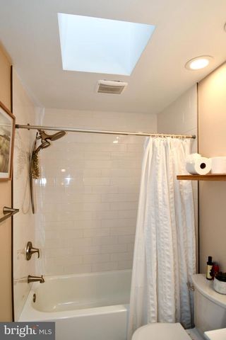 13703 LYNNCROFT DR, Chantilly, VA 20151