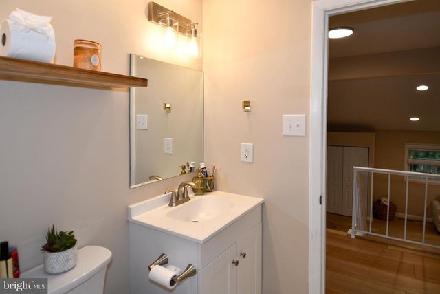 13703 LYNNCROFT DR, Chantilly, VA 20151