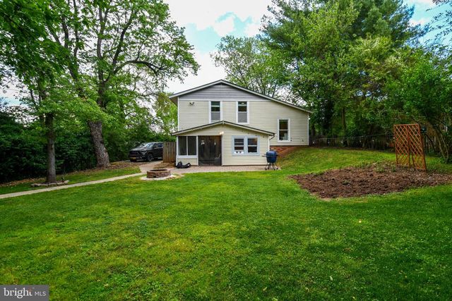 13703 LYNNCROFT DR, Chantilly, VA 20151