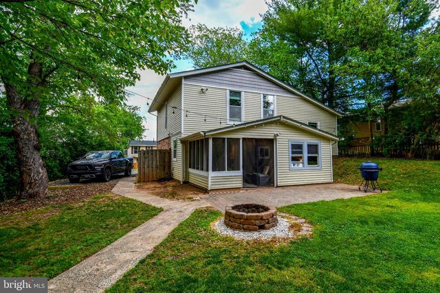 13703 LYNNCROFT DR, Chantilly, VA 20151