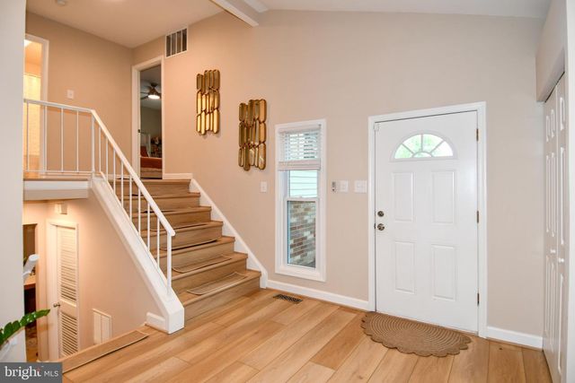 13703 LYNNCROFT DR, Chantilly, VA 20151