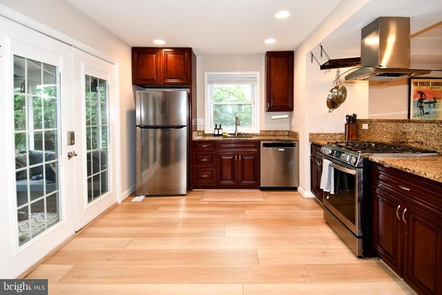 13703 LYNNCROFT DR, Chantilly, VA 20151