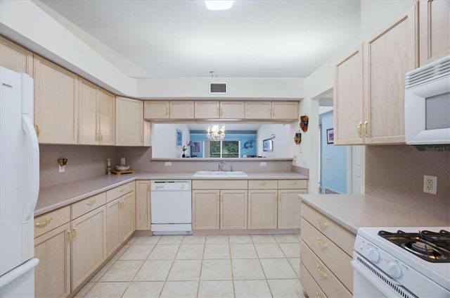 4577 HIDDEN VIEW PLACE 21, Sarasota, FL 34235