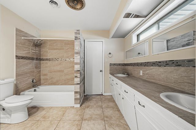 1306 Carr Street, Hillsboro, TX 76645